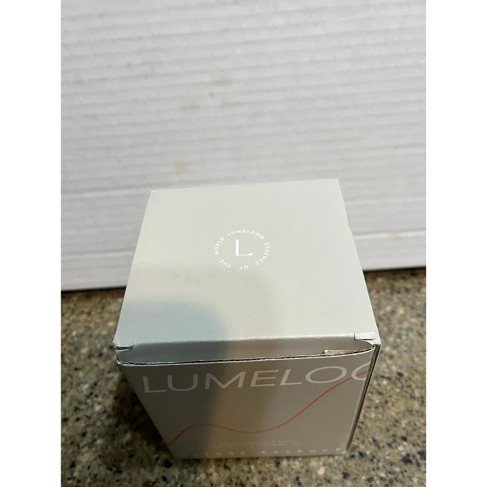 Lumeloom candle scented